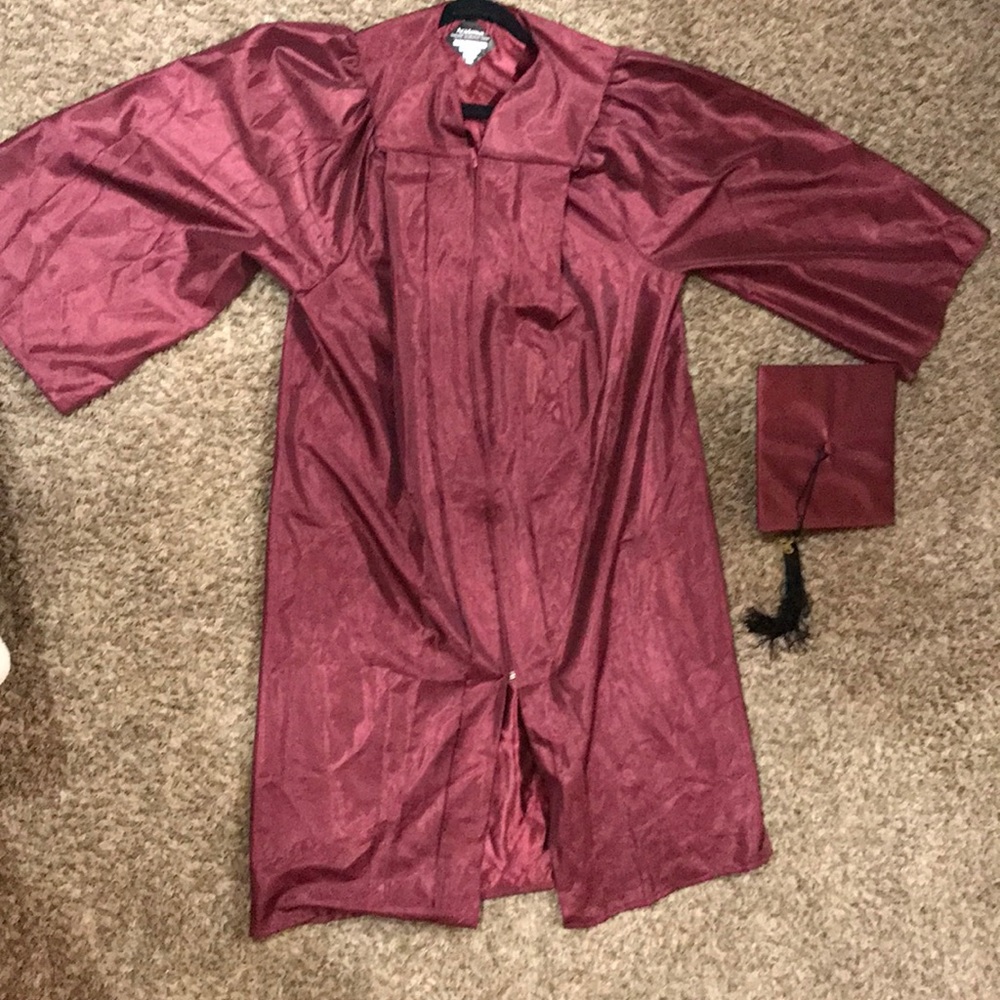 Academus cap, gown, tassel 5’3”-5’.5.”